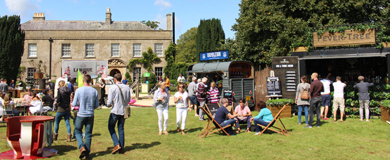 Set against a backdrop of the rolling Mendip Hills and quintessentially English views of this undiscovered part of Somerset, was the Vintage Bar Box® horsebox at THE PIG-near Bath for their annual Smoked & Uncut festival.